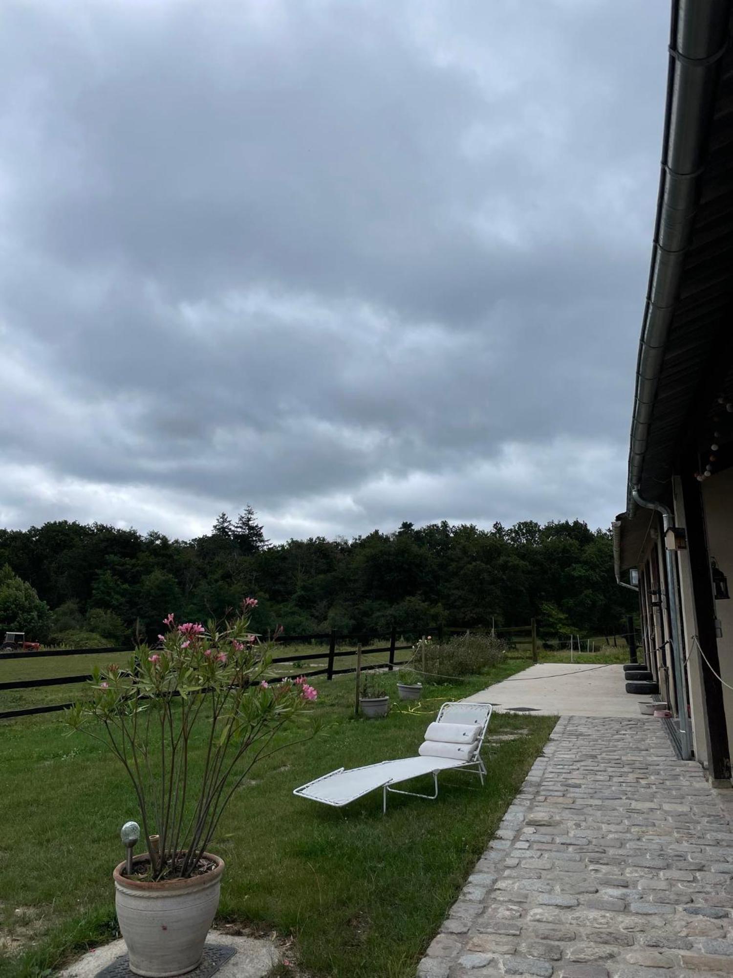 Gite A La Campagne Les Grandes Maisons Espace Jacuzzi Hammam Spa Lorris Exterior photo